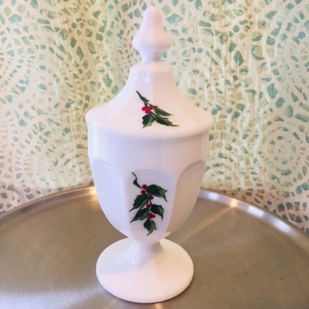 Vintage Westmoreland Milk Glass Candy Dish Holly compote Christmas Holiday - Picture 6 of 6